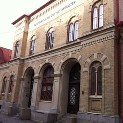 Hagabadet - Door to SPA from backstreet. Look at the top - "Renströmska Bad- och Tvättanstalten" built in the 1870's