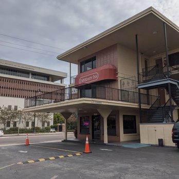 University Inn - Front entrance - Hotels Near Me - Tampa, Florida University Inn - Front entrance - Hotels Near Me - Tampa, Florida