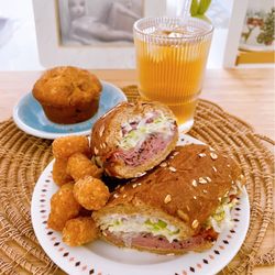 Grubbin' - Droolin' Sandwich Tater Tots