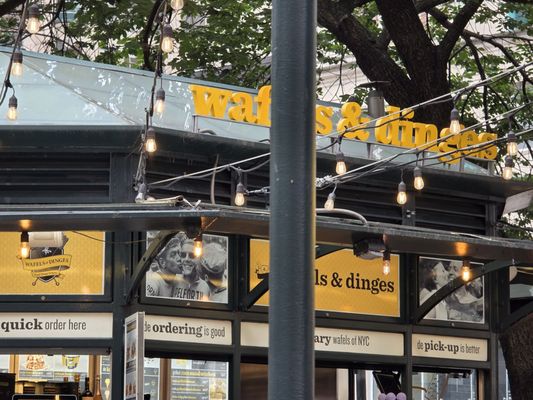 Wafels & Dinges 5th Ave by null