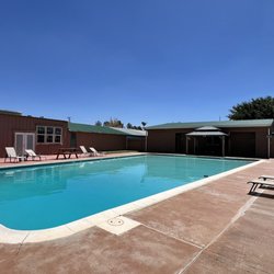 Permian Basin RV Resort - Swimming pool on a sunny West Texas day