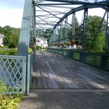 Old Drake Hill Flower Bridge - Landmarks & Historical Buildings Near Me - Simsbury, Connecticut Old Drake Hill Flower Bridge - Landmarks & Historical Buildings Near Me - Simsbury, Connecticut