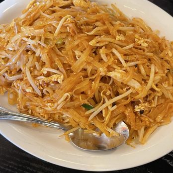Thai House Street Eats - Chicken Phad Thai - Thai Near Me - Lakewood, California Thai House Street Eats - Chicken Phad Thai - Thai Near Me - Lakewood, California