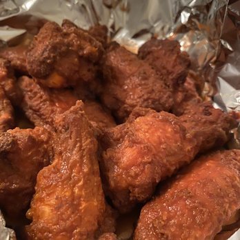 615 Pizza and Pasta - Large 2 Toppings and 10 Wings - Pizza Near Me - Nashville, Tennessee