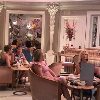Camellias - main dining area - Champagne Bars Near Me - Charleston, South Carolina