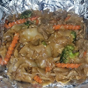 BKK Thai Kitchen - Pad see ew with beef - Thai Near Me - Carlsbad, California