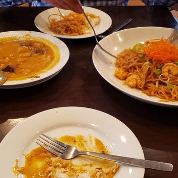 Lotus Leaf - Thai Near Me - Eden Prairie, Minnesota