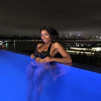 SoJo Spa Club - Infinity pool - Saunas Near Me - Edgewater, New Jersey SoJo Spa Club - Infinity pool - Saunas Near Me - Edgewater, New Jersey