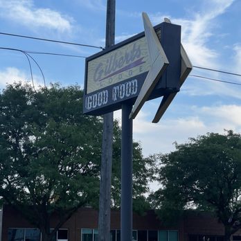 Gilbert's Lodge - Sports Bars Near Me - Saint Clair Shores, Michigan