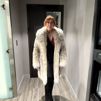 Dino International Furs - Canadian Lynx - Women's Clothing Near Me - Andover, Massachusetts Dino International Furs - Canadian Lynx - Women's Clothing Near Me - Andover, Massachusetts