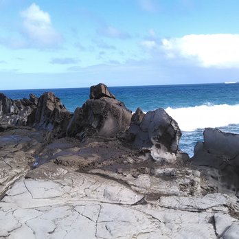 Dragon's Teeth - wave coming in! - Local Flavor Near Me - Kapalua, Hawaii