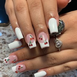 Majestic Nails