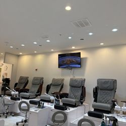 Vip nails & spa - Pedicure chairs