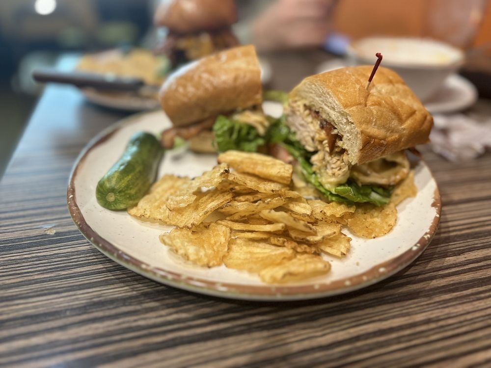 Mudgie's Deli & Wine Shop