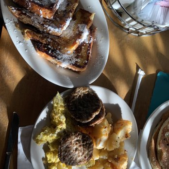 Table Talk - Nice size breakfast platters - American Near Me - Alexandria, Virginia Table Talk - Nice size breakfast platters - American Near Me - Alexandria, Virginia