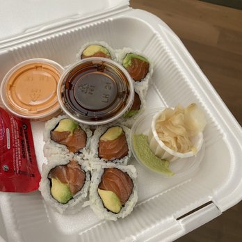 Tom's Sushi House - Salmon roll - Sushi Bars Near Me - Los Angeles, California Tom's Sushi House - Salmon roll - Sushi Bars Near Me - Los Angeles, California