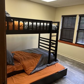 Blossom & Beyond Lodge - Bunk bedroom - Vacation Rentals Near Me - Newton, Mississippi Blossom & Beyond Lodge - Bunk bedroom - Vacation Rentals Near Me - Newton, Mississippi
