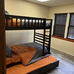 Blossom & Beyond Lodge - Bunk bedroom