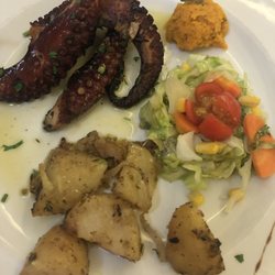 Restaurante São Domingos - Grilled octopus entree