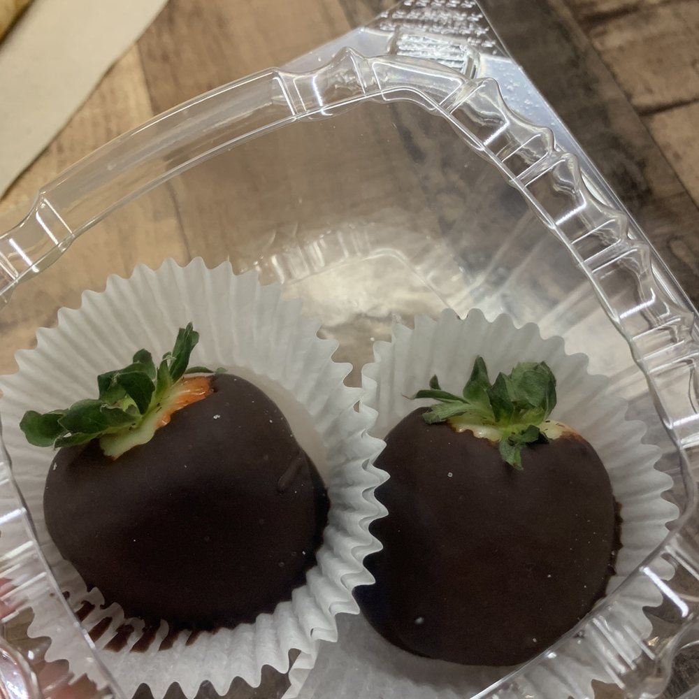 Aida's Bakery - Chocolate covered strawberries - Bakeries Near Me - Hartville, Ohio Aida's Bakery - Chocolate covered strawberries - Bakeries Near Me - Hartville, Ohio