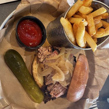 Smoqued California BBQ - Brisket sandwich with fries - Barbeque Near Me - Orange, California Smoqued California BBQ - Brisket sandwich with fries - Barbeque Near Me - Orange, California