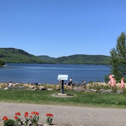 Parc des Pionniers - Ciel bleu! Soleil! Quel superbe endroit