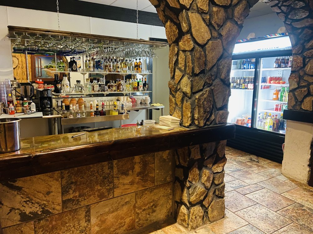Palenke Bar & Grill
