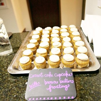 Molly's Cupcakes - Wedding cupcakes - Cupcakes Near Me - Chicago, Illinois