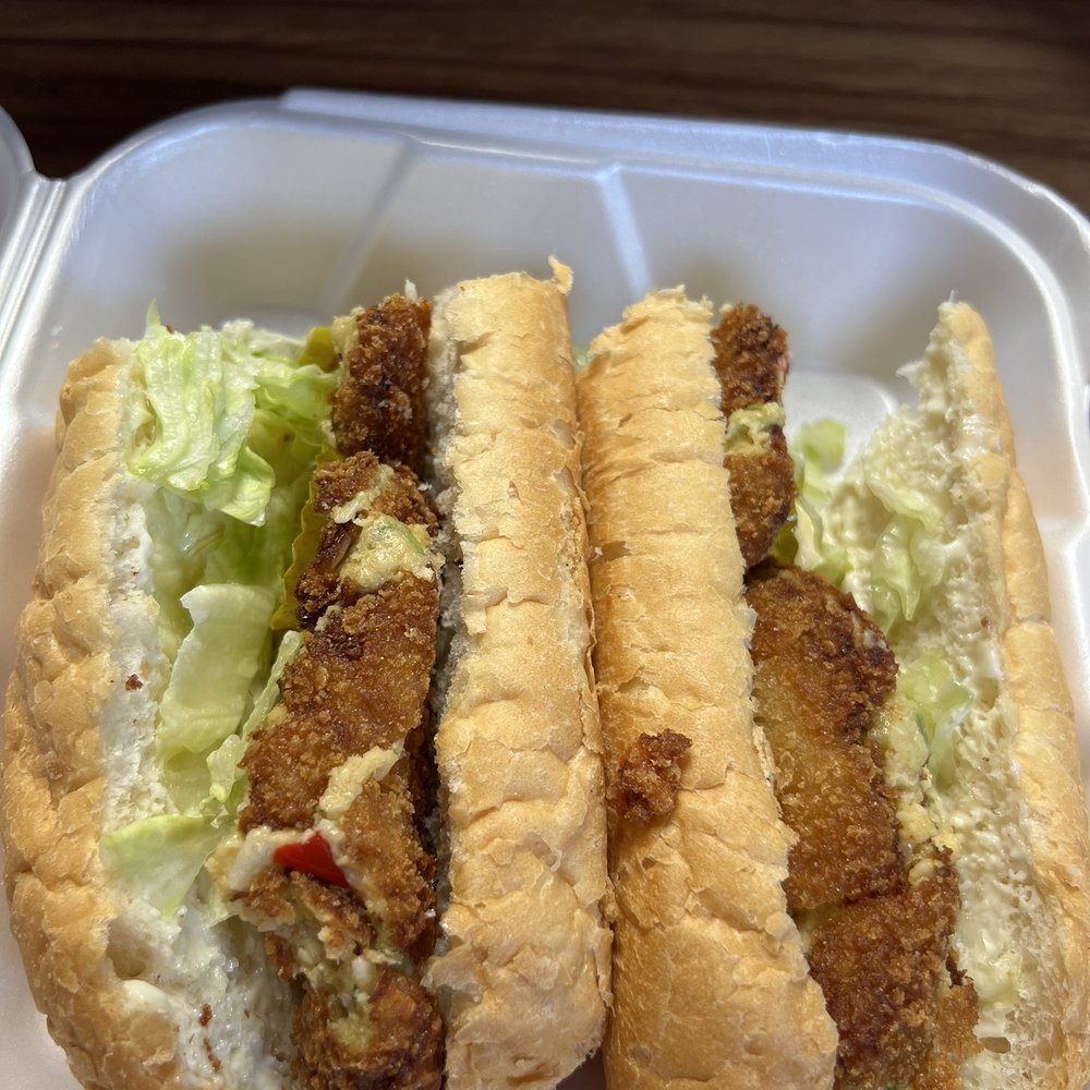 Boutte's Bayou Restaurant - Crab cake PoBoy - Cajun/Creole Near Me - Lafitte, Louisiana