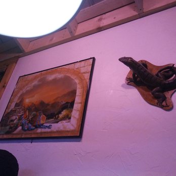 Texas Roadhouse - Iguanas on the wall - Steakhouses Near Me - Oceanside, California Texas Roadhouse - Iguanas on the wall - Steakhouses Near Me - Oceanside, California