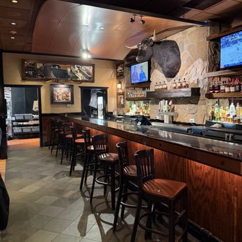 LongHorn Steakhouse - Bar area - Steakhouses Near Me - Des Plaines, Illinois LongHorn Steakhouse - Bar area - Steakhouses Near Me - Des Plaines, Illinois