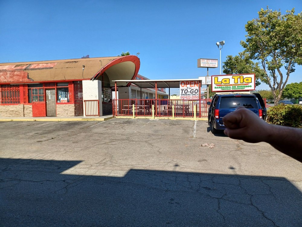 La Tia Restaurante y Taqueria