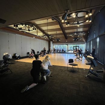 Détente - Massage Chair Events are a fantastic way to work on several clients at once! our network of highly skilled therapists bring the best to you. - Massage Therapy Near Me