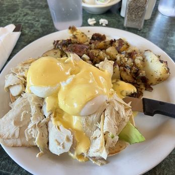 Red Apple Cafe - Turkey avocado eggs Benedict - Breakfast & Brunch Near Me - Fresno, California