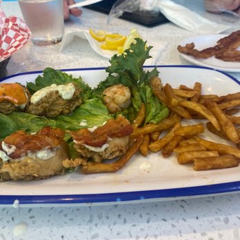 Pensacola Beach House - Fried oysters with Shrimp - American Near Me - Pensacola, Florida Pensacola Beach House - Fried oysters with Shrimp - American Near Me - Pensacola, Florida