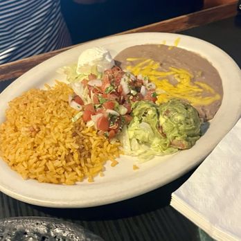 Los Vaqueros Mexican Restaurant - Fajita set up - Mexican Near Me - Mustang, Oklahoma