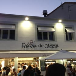 Reve de Glace, Pierre Sorin Artisan Glacier - Il y a du monde chez rêves de glace en été !