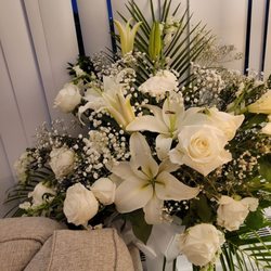 Classy Flowers - 2nd altar arrangement 3days after the wedding and its perfect