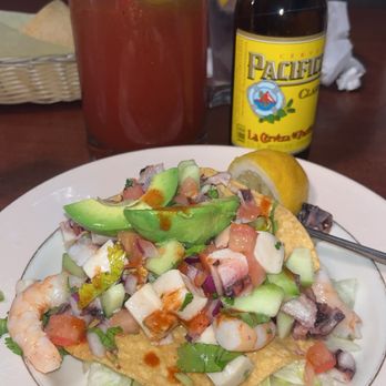 El Cancun Mexican Restaurant - Tostada Mixta con una michelada - Mexican Near Me - Reseda, California El Cancun Mexican Restaurant - Tostada Mixta con una michelada - Mexican Near Me - Reseda, California