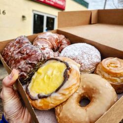 Golden Hands Bakery