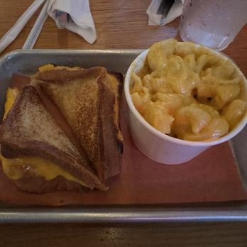Fox Bros. Bar-B-Q - "Grilled Cheese Sandwich" (w/ mac & cheese) - Barbeque Near Me - Atlanta, Georgia