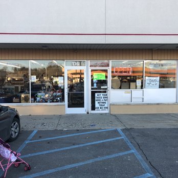 1. Smurr’s Antiques & More