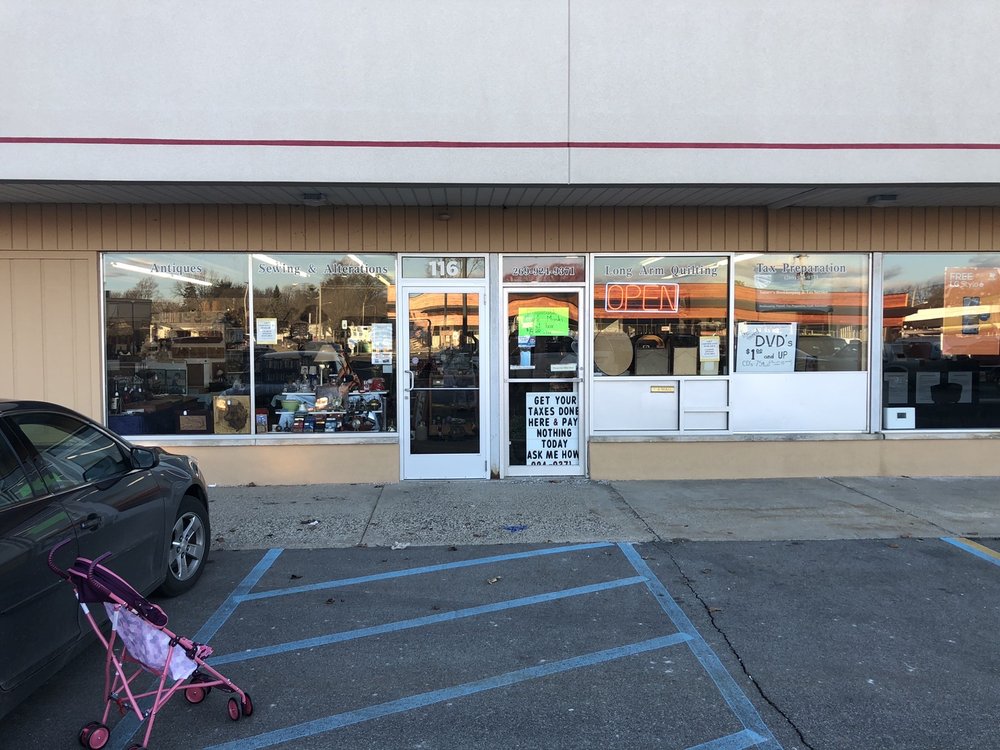 SMURR’S ANTIQUES & MORE Updated September 2024 116 Redfield Plz