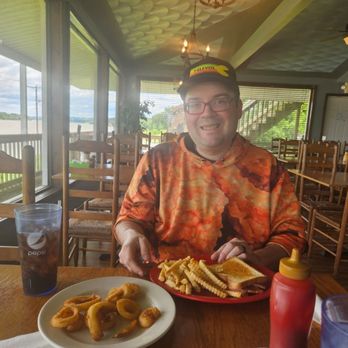 Welch's Riverside Restaurant - American Near Me - Carrollton, Kentucky Welch's Riverside Restaurant - American Near Me - Carrollton, Kentucky