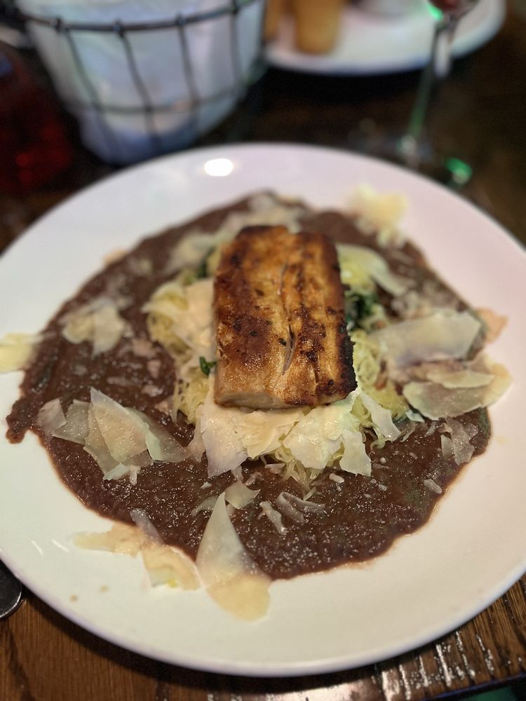 Square 22 Restaurant and Bar