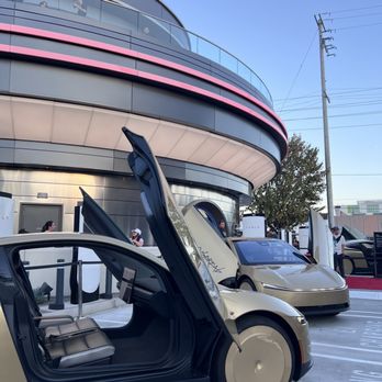 Tesla Diner - Cybercab on display @teeeeeeeeeeem - Diners Near Me - West Hollywood, California Tesla Diner - Cybercab on display @teeeeeeeeeeem - Diners Near Me - West Hollywood, California