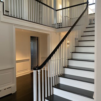 Floor Supreme - a staircase in a home - Flooring Near Me Floor Supreme - a staircase in a home - Flooring Near Me