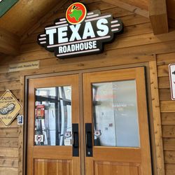 Texas Roadhouse - Mall entrance
