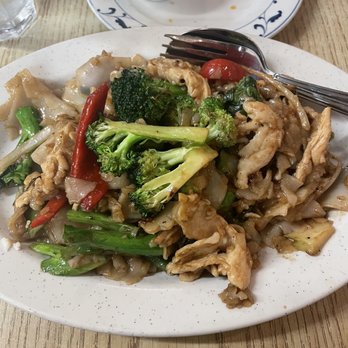 King Market - Pad kee mao - Thai Near Me - Antioch, Tennessee King Market - Pad kee mao - Thai Near Me - Antioch, Tennessee
