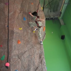 Jump 'n Jammin - 22 Foot high rock climbing challenge